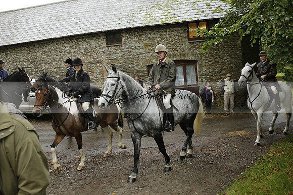 Devon & Somerset Stag Hounds meet at Liscombe on Saturday 12 October 2013 2013.10.12 www.polopictures.co.uk