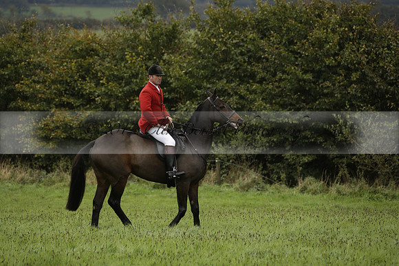 Devon & Somerset Stag Hounds meet at Hillhead Cross on Monday 14 October 2013. 2013.10.14 www.polopictures.co.uk