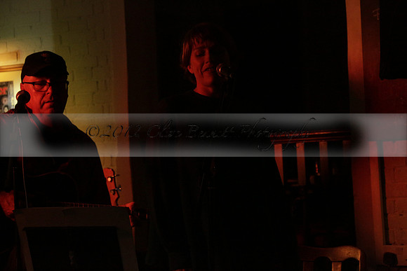 Will B & Geoff Allnutt with guests at The Royal Oak, Midhurst on Friday 25 October 2013. www.polopictures.co.uk
