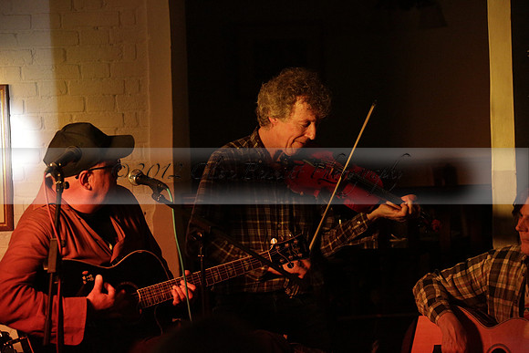 Will B & Geoff Allnutt with guests at The Royal Oak, Midhurst on Friday 25 October 2013. www.polopictures.co.uk