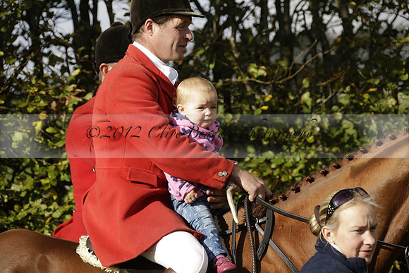 Devon & Somerset StagHounds meet at Five Cross Ways on Thursday 17 October 2013. 2013.10.17 www.polopictures.co.uk