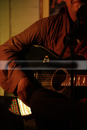Will B & Geoff Allnutt with guests at The Royal Oak, Midhurst on Friday 25 October 2013. www.polopictures.co.uk
