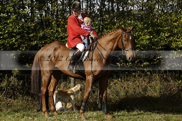Devon & Somerset StagHounds meet at Five Cross Ways on Thursday 17 October 2013. 2013.10.17 www.polopictures.co.uk