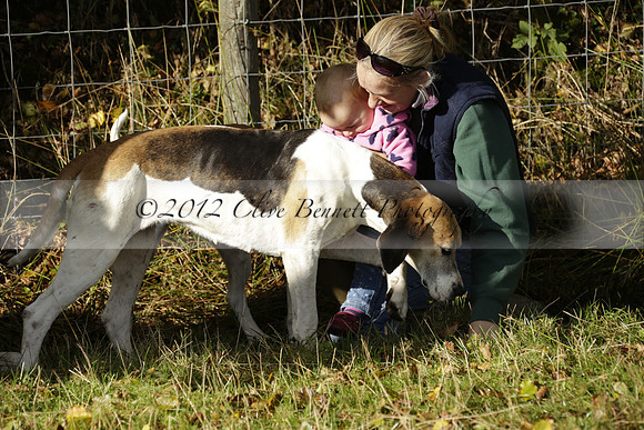 Devon & Somerset StagHounds meet at Five Cross Ways on Thursday 17 October 2013. 2013.10.17 www.polopictures.co.uk