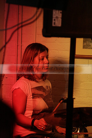 Will B & Geoff Allnutt with guests at The Royal Oak, Midhurst on Friday 25 October 2013. www.polopictures.co.uk
