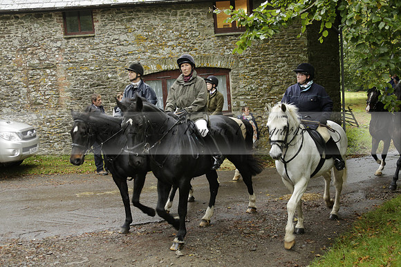 Devon & Somerset Stag Hounds meet at Liscombe on Saturday 12 October 2013 2013.10.12 www.polopictures.co.uk