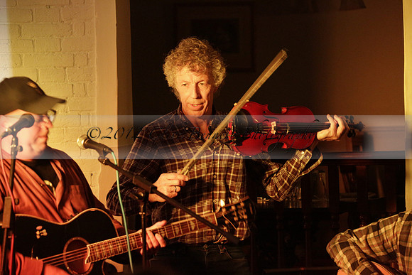 Will B & Geoff Allnutt with guests at The Royal Oak, Midhurst on Friday 25 October 2013. www.polopictures.co.uk