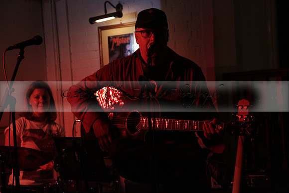 Will B & Geoff Allnutt with guests at The Royal Oak, Midhurst on Friday 25 October 2013. www.polopictures.co.uk